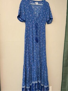 L'ATISTE Blue Floral V-Neck Dress